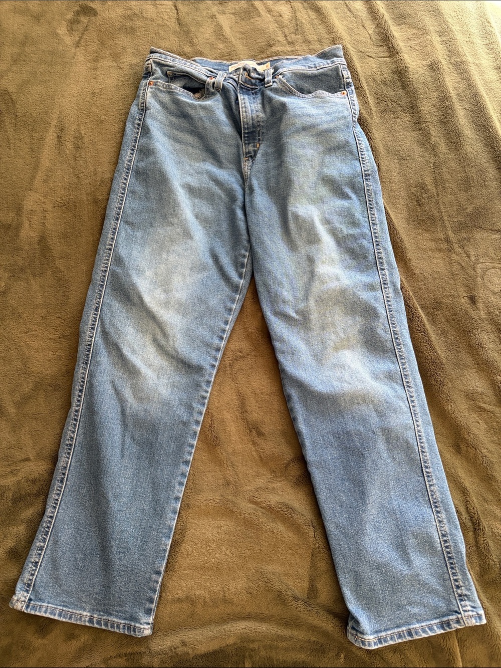 Levi Strauss Signature Light Wash Straight-Leg Jeans